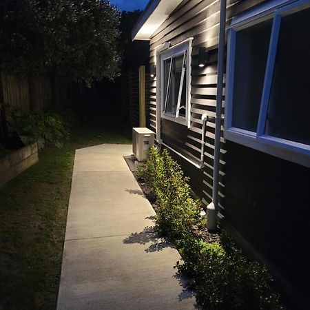 Sleepout Hideaway Apartment Роторуа Екстериор снимка