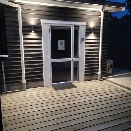 Sleepout Hideaway Apartment Роторуа Екстериор снимка