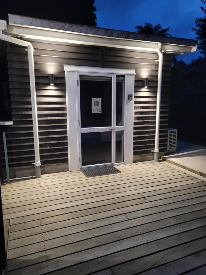 Sleepout Hideaway Apartment Роторуа Екстериор снимка